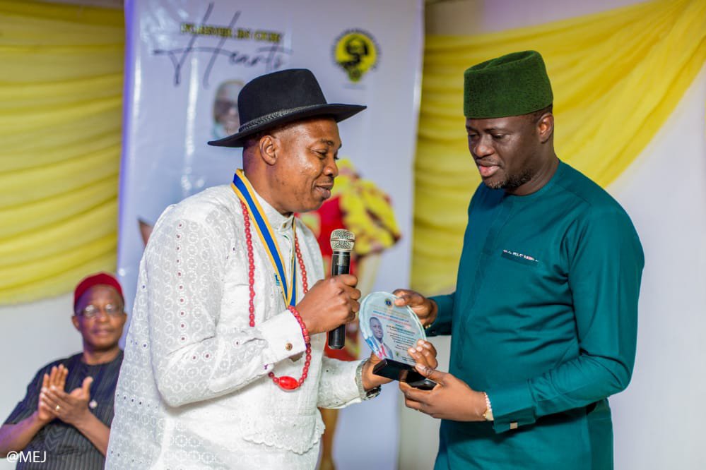 Lions Club Honours Ogunlewe Outstanding Performance Award