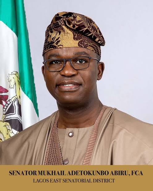 Senator Abiru Celebrates Outstanding Teachers; Donates Items At Merit Award Ceremony