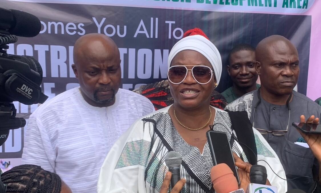 Ikosi-Isheri LCDA Celebrates Completion of Classroom Reconstruction Project