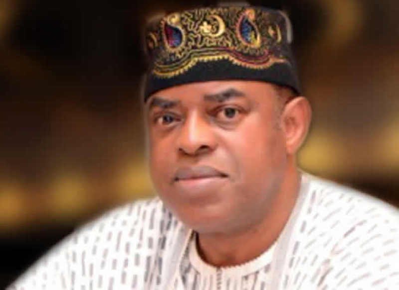 Ikosi-Isheri LCDA Empowerment: Senator Ashafa Encourages Beneficiaries to Build a Better Future