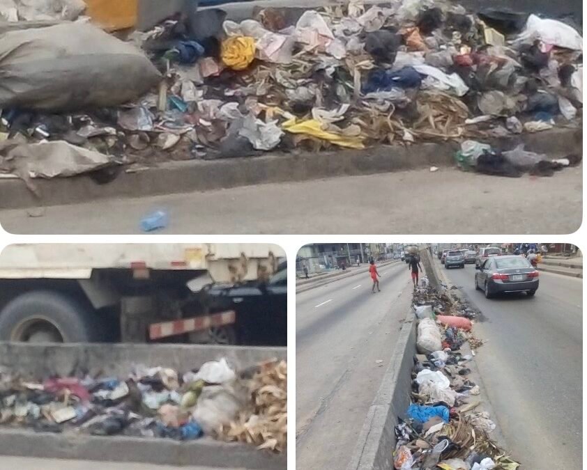 Refuse Gridlock: Ketu Commuters Cry Out as ‘Ile-Ile’ Dump Site Hijacks Ikorodu Road Express Lanes